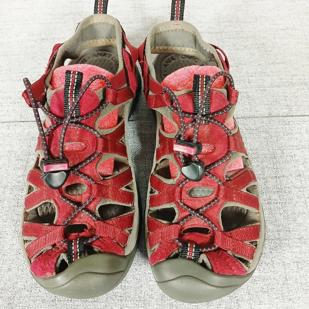 KEEN Whisper Burgundy Granola Girl Hiking Sandal Trail Water Shoe Size 7